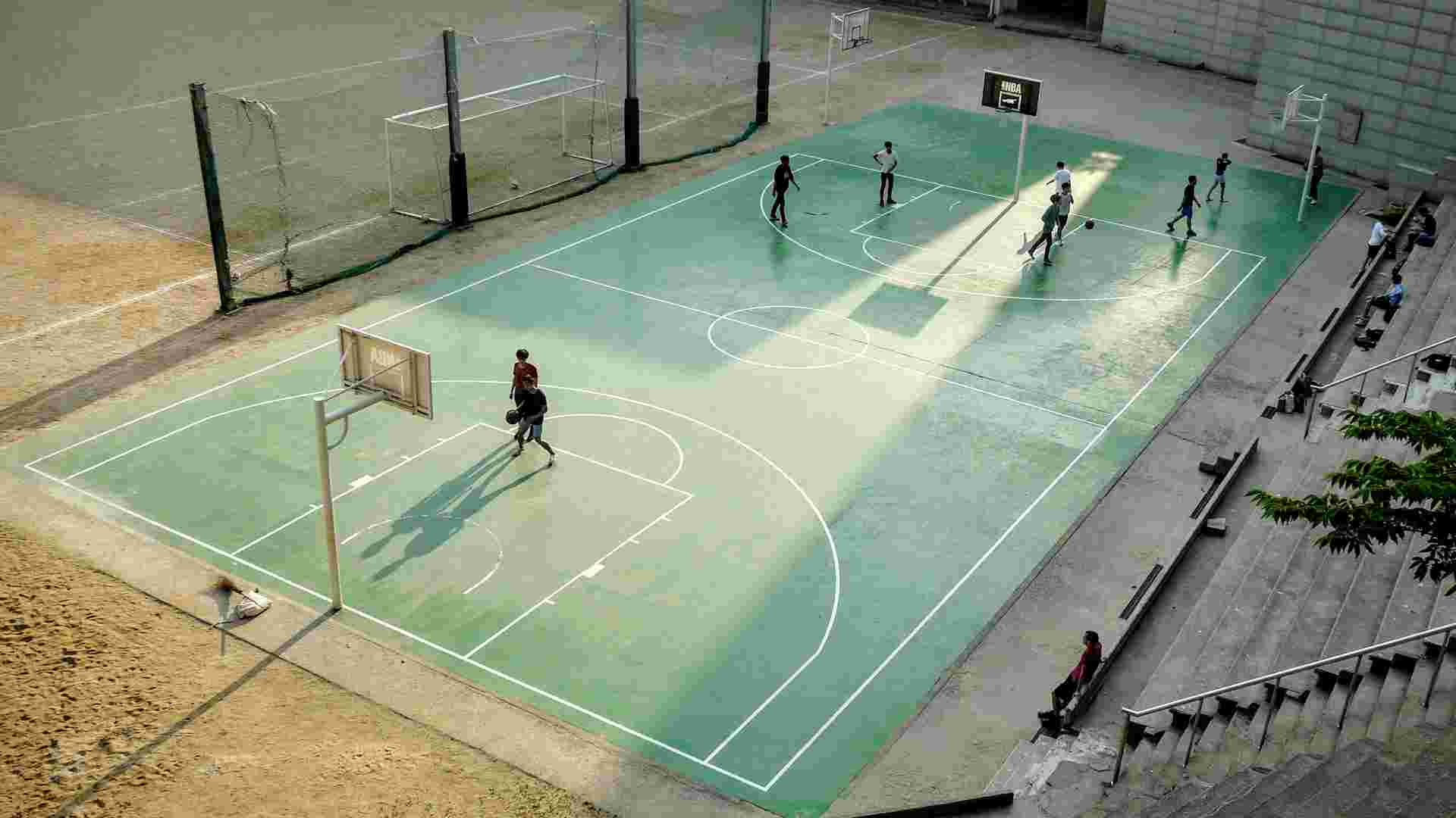 Basketballspieler auf dem Feld – Vereinsapp für Basketballvereine