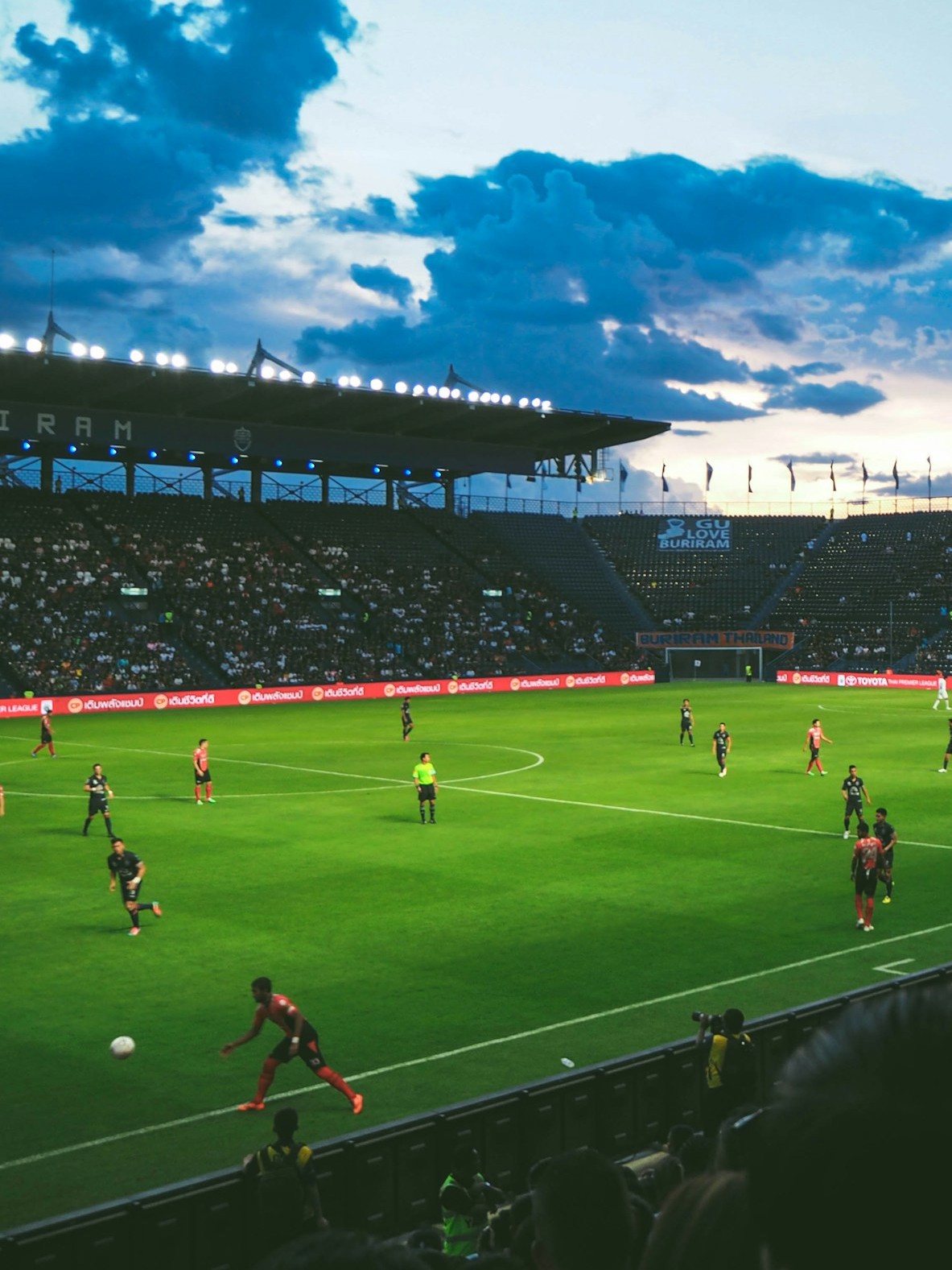 Fußballspiel im Stadion – Vereinsapp für Fußballvereine